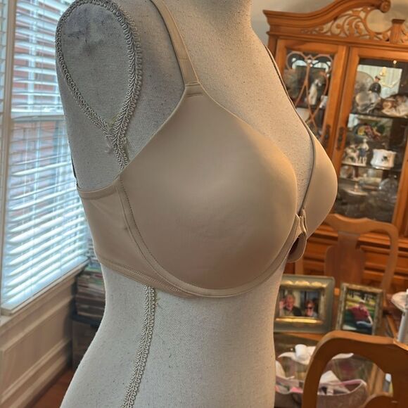 PINK Victoria's Secret Light Tan Bra - Picture 2 of 10